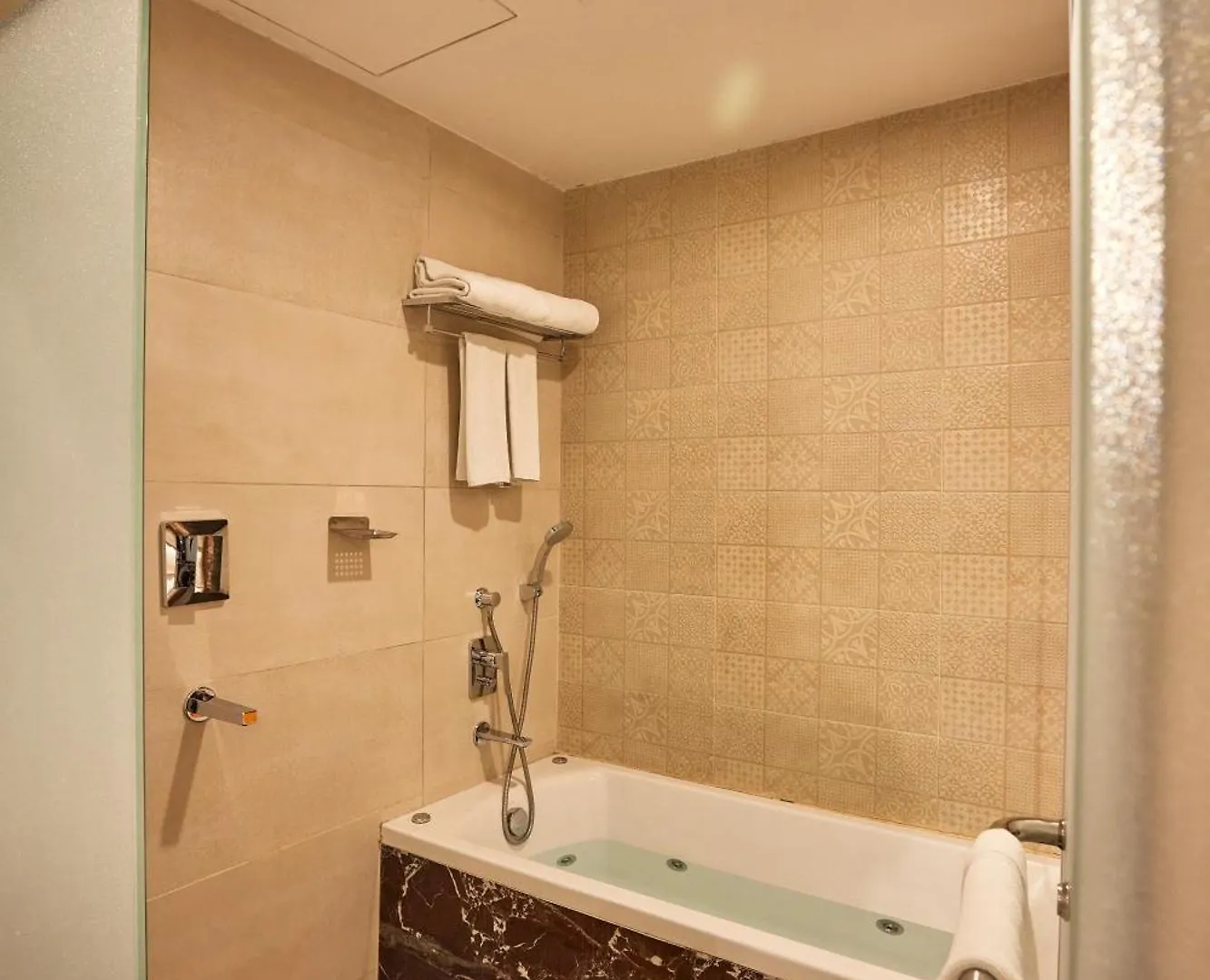 **** Hotel Kantipur Village Kathmandu Nepal